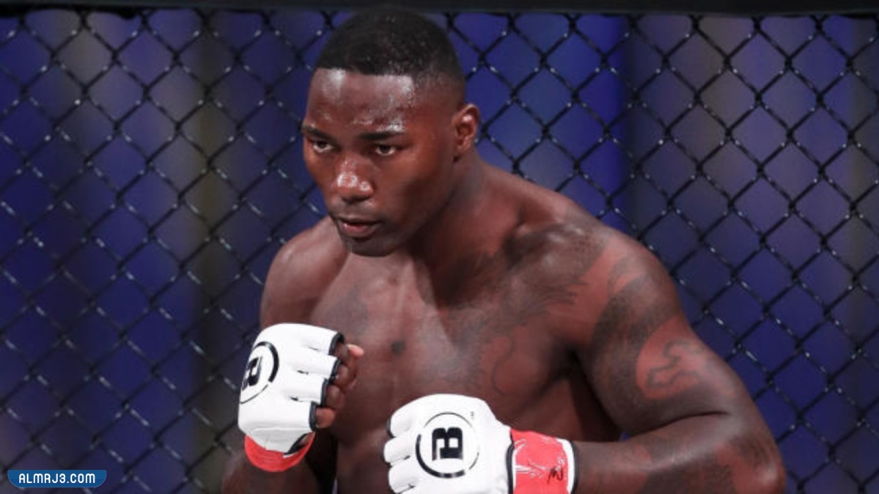 انتوني جونسون السيرة الذاتية