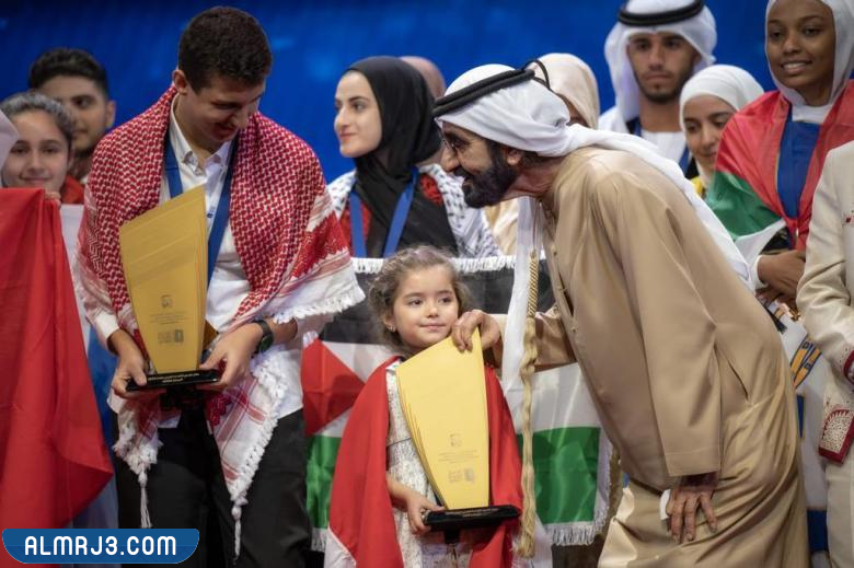 صور حصول شام البكور على جائزة تحدي القراءة العربي 