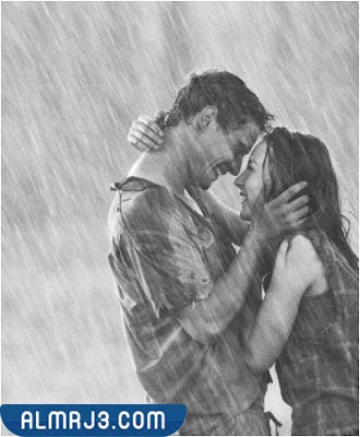 صور عشاق تحت المطر