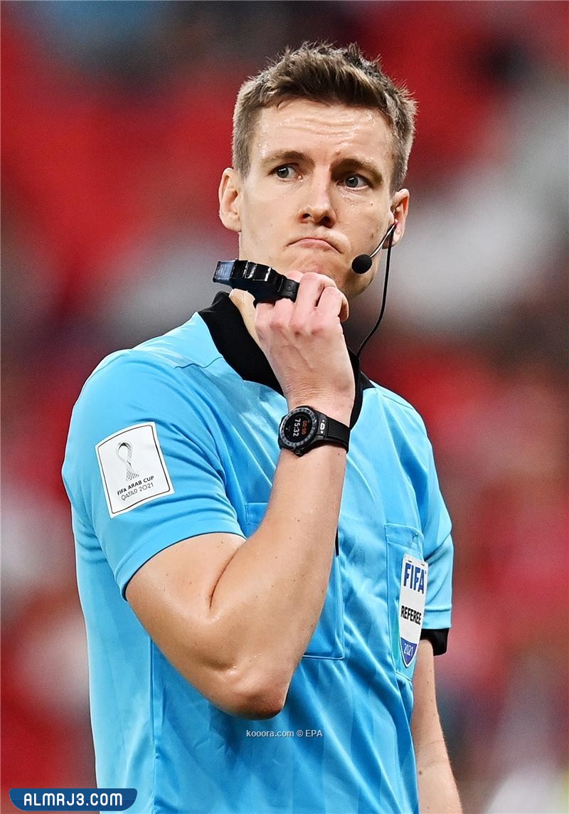 من هو حكم مباراة تونس واستراليا في كأس العالم اليوم