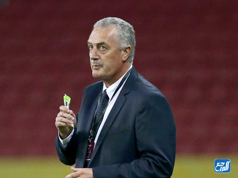 من هو مدرب منتخب الاكوادور ويكيبديا السيرة الذاتية