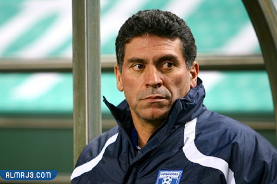 من هو مدرب منتخب كوستاريكا الحالي