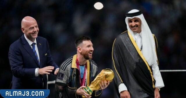 صور ميسي بالعباءة القطرية