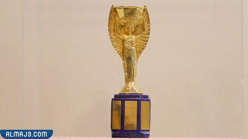 شكل كأس العالم القديم