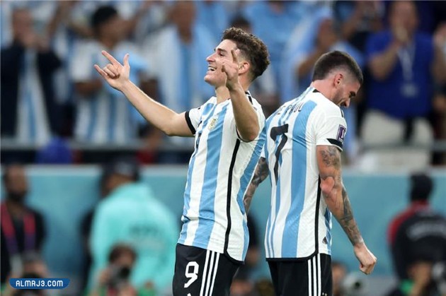 من هو الفاريز لاعب مانشستر سيتي