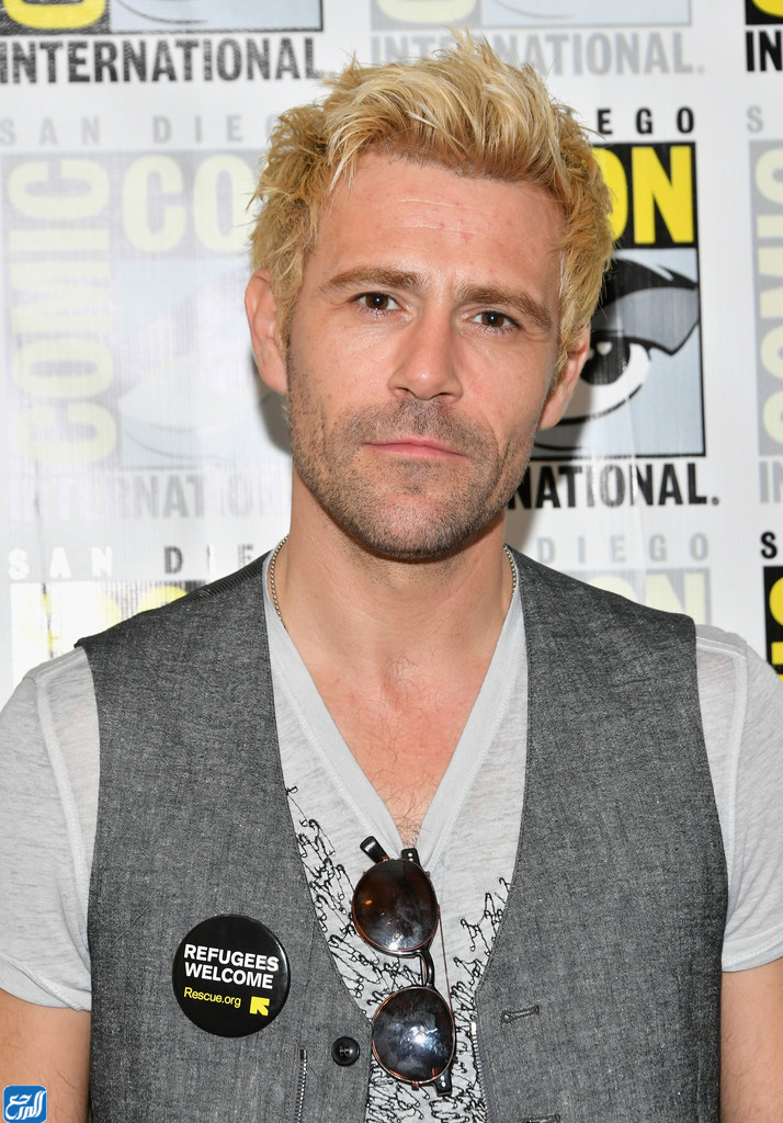 من هو بطل مسلسل constantine ويكيبيديا