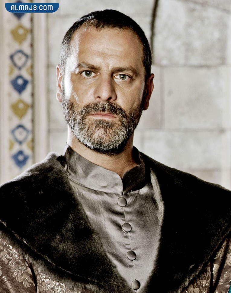 من هو بطل مسلسل إذاعة حب التركي