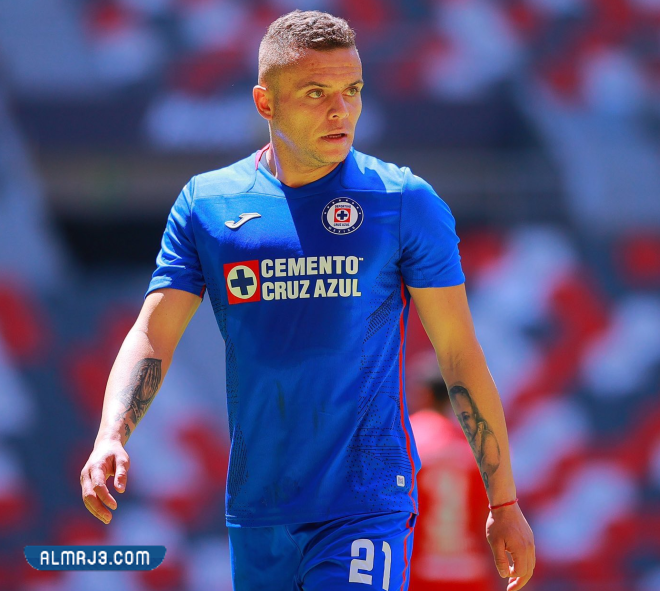من هو لاعب النصر المكسيكي