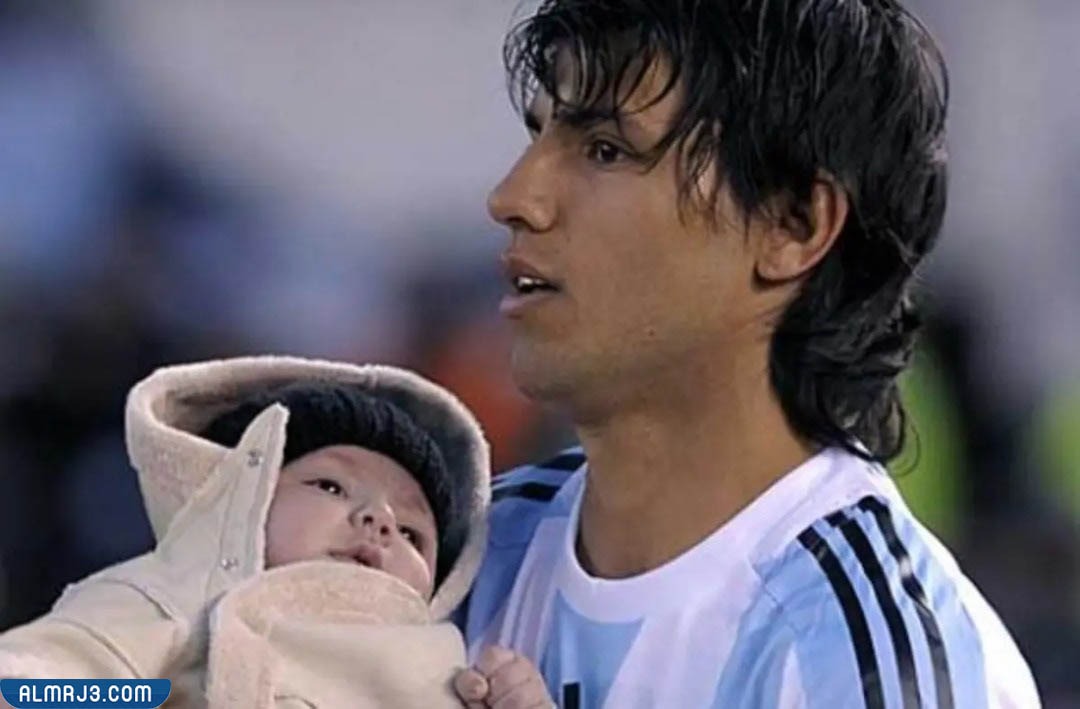 من هي زوجة اللاعب اغويرو؟