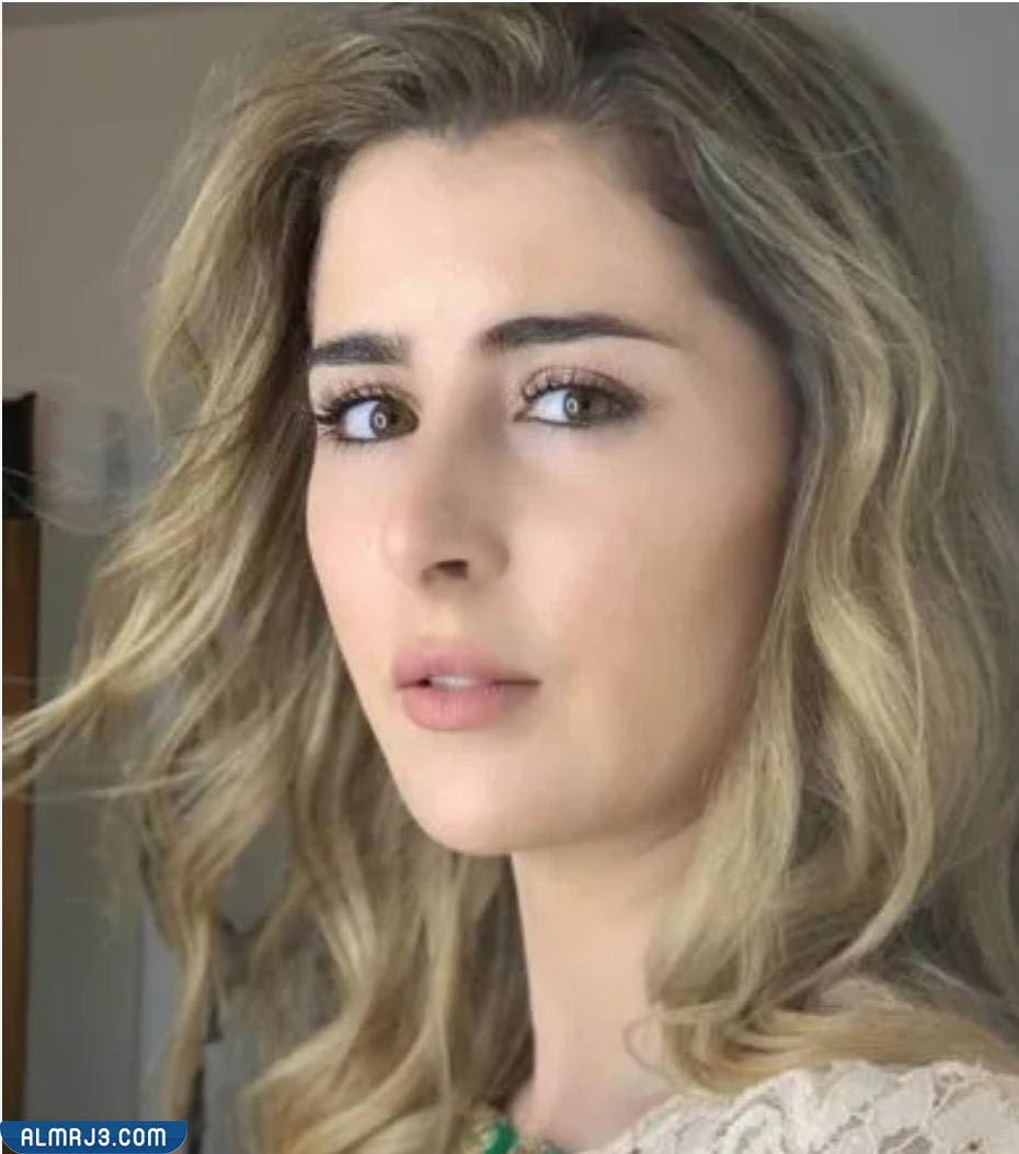 من هي عائشة بن أحمد السيرة الذاتية