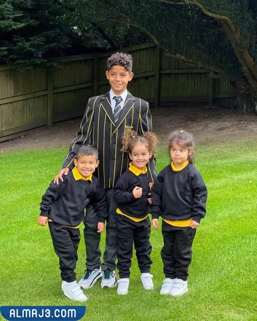 كم عدد أبناء اللاعب رونالدو