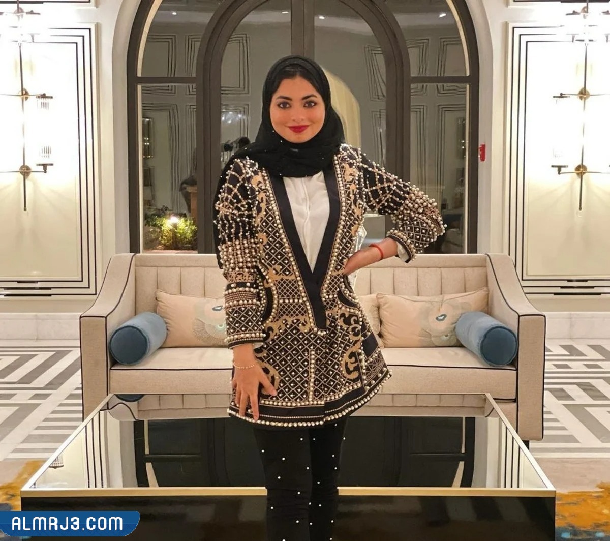 منى الشيخ السيرة الذاتية