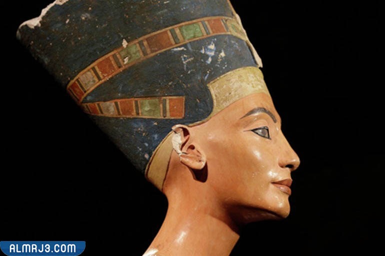 من هي الملكة نفرتيتي