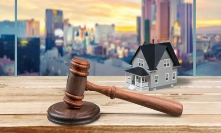 ترشيح أفضل محامي تجاري في الرياض