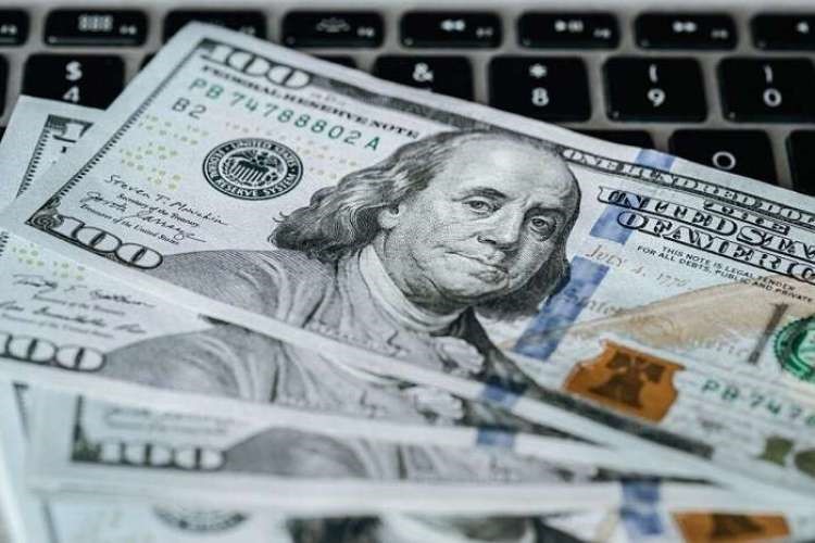 هل سيتراجع الدولار الأمريكي بحلول نهاية عام 2023